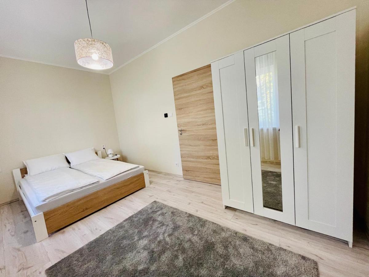 Voeroesmarty Apartmanhaz Makó Zewnętrze zdjęcie