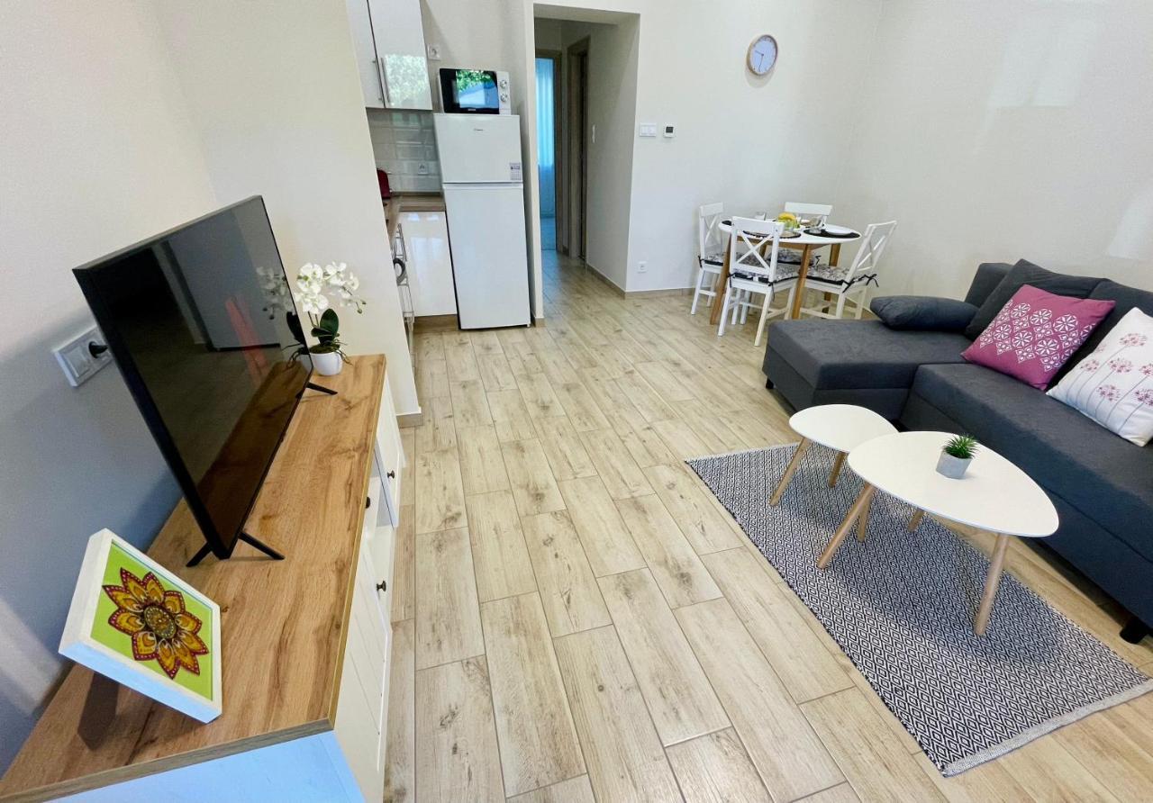 Voeroesmarty Apartmanhaz Makó Zewnętrze zdjęcie