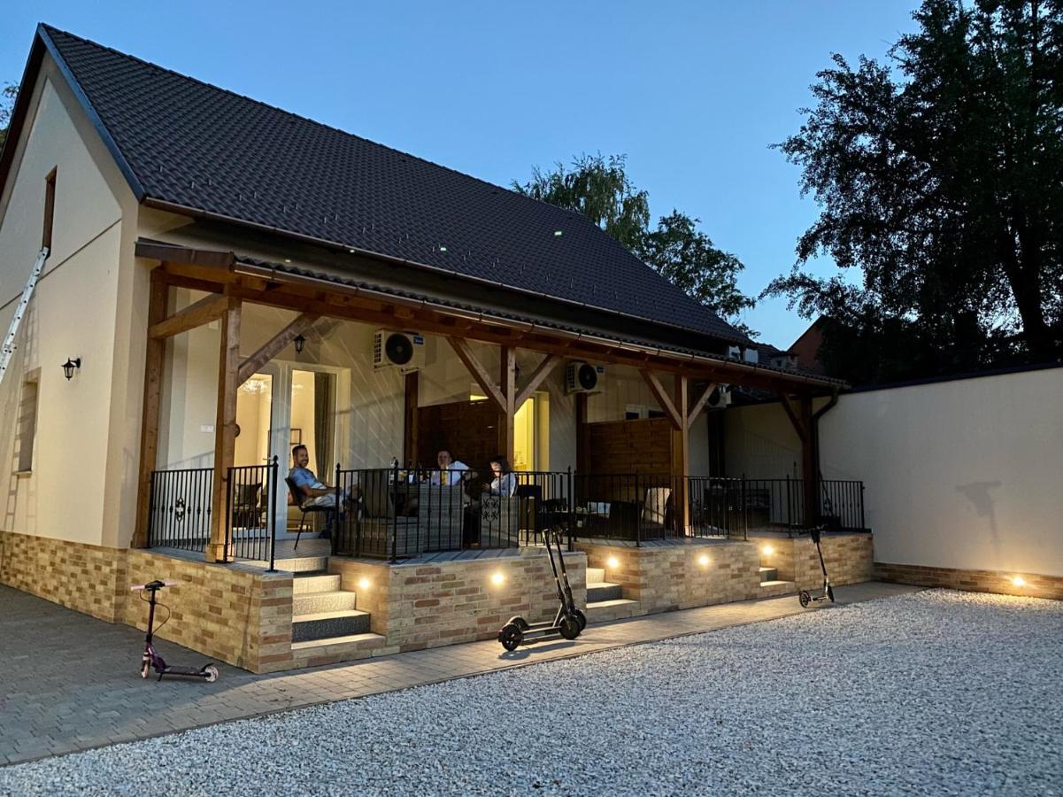 Voeroesmarty Apartmanhaz Makó Zewnętrze zdjęcie