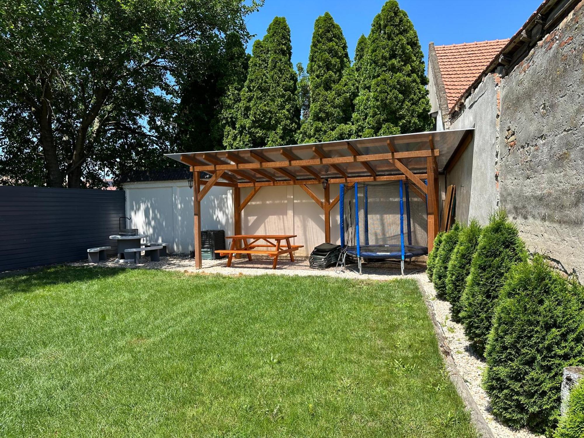 Voeroesmarty Apartmanhaz Makó Zewnętrze zdjęcie